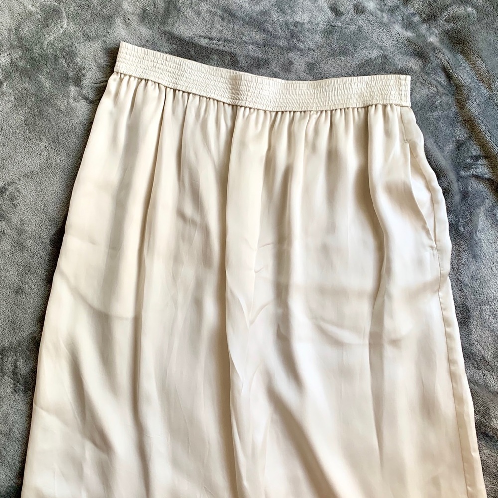 Aritzia | Wilfred champagne gold silk midi skirt